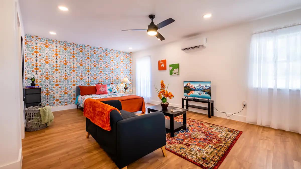 E89700dc a864 4fd6 b3c4 1a8b0357d7a8