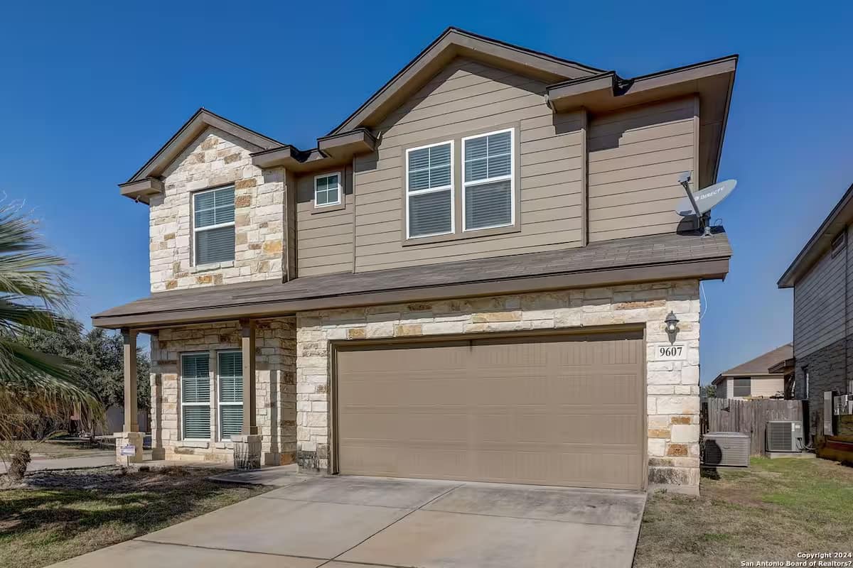 0404bc0f 8d12 43d2 995e a692d3fe849f